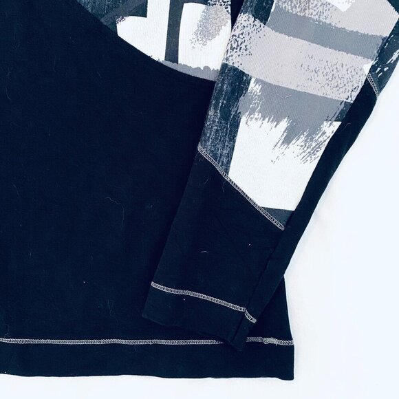 Simply Art by Dolcezza long sleeve top Womens Medium black white wearable art - Picture 4 of 9